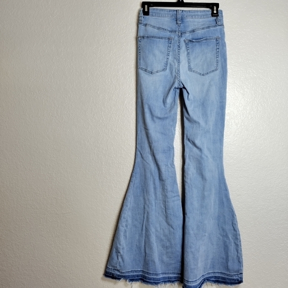Free People Irreplaceable Flare Leg Jeans Exposed Fly Kent Blue sz 26 - Picture 7 of 9